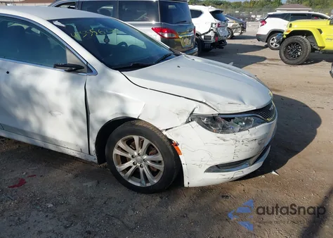 2015 Chrysler 200 Limited z USA, uszkodzony, nr VIN 1C3CCCAB5FN660928